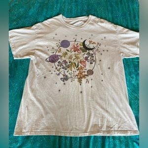 urban outfitters white oversized graphic tee floral star moon pattern
